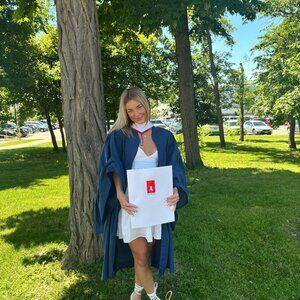 Meet your Posher, Abby